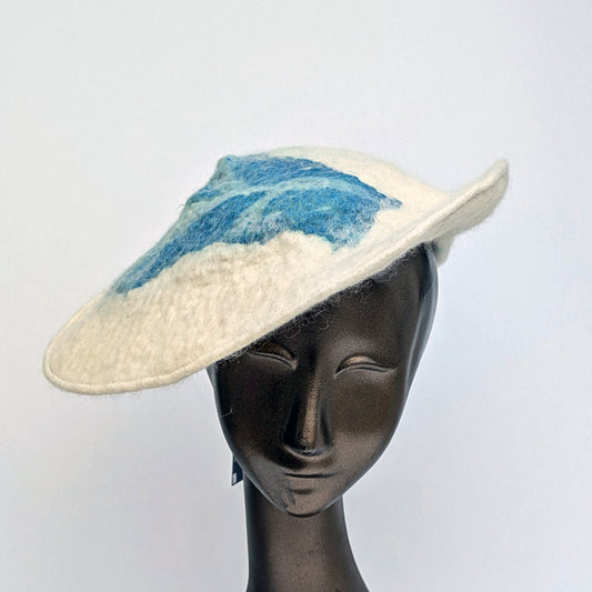 Saucer-shaped beret with slightly upturned edge