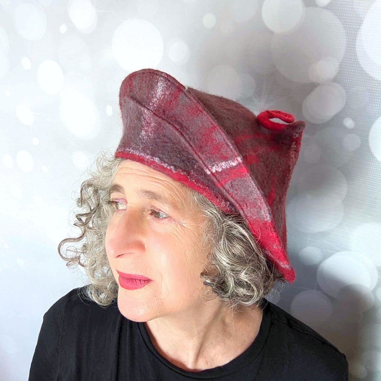 Curlicue Beret in Red and Gray Felted Wool - threequartersview