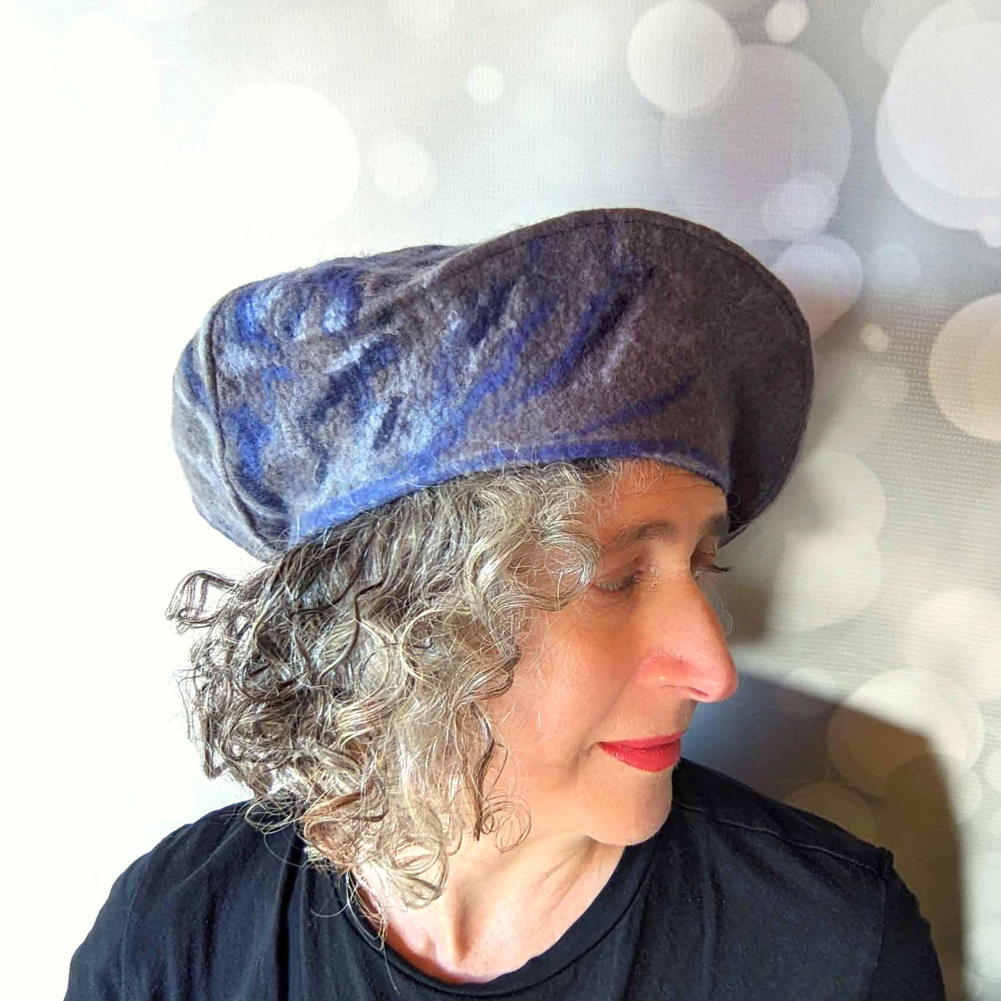 Gray Curlicue Beret with Dark Blue Marbling - sideview