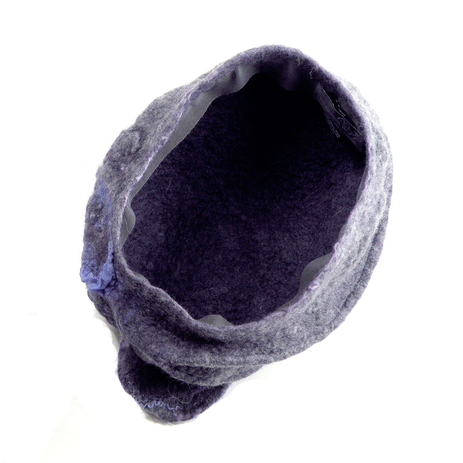 Gray Gotland Wool Beret with Purple Ruffle - inside view